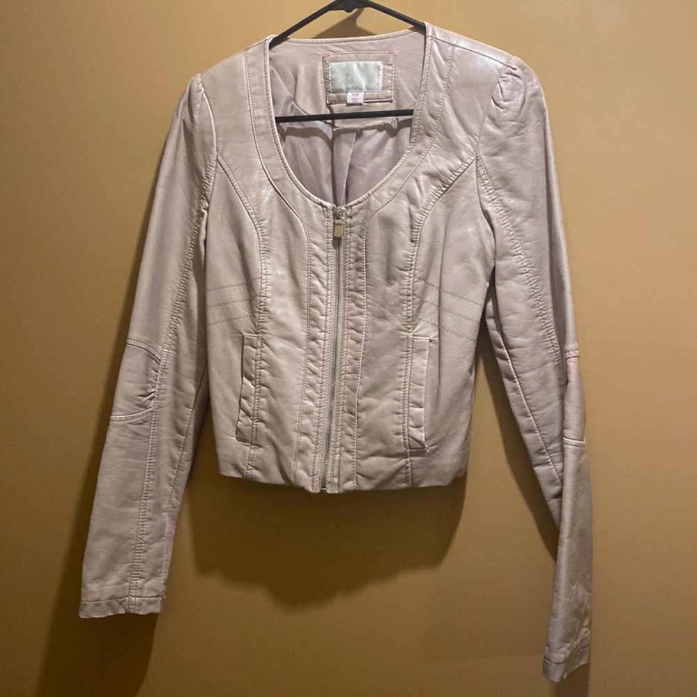Women Xhilaration faux leather jacket blazer tan full zip shirt above waist sz M